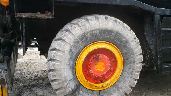 ขายรถเครน 25 ตัน 4 ล้อใหญ่ ของ KATO  KR25H-IIL พร้อมใบ เซฟตี้