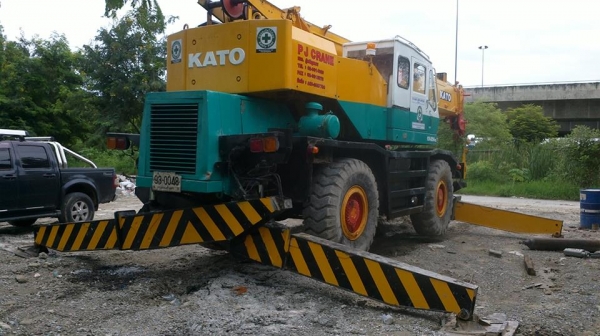 ขายรถเครน 25 ตัน 4 ล้อใหญ่ ของ KATO  KR25H-IIL พร้อมใบ เซฟตี้