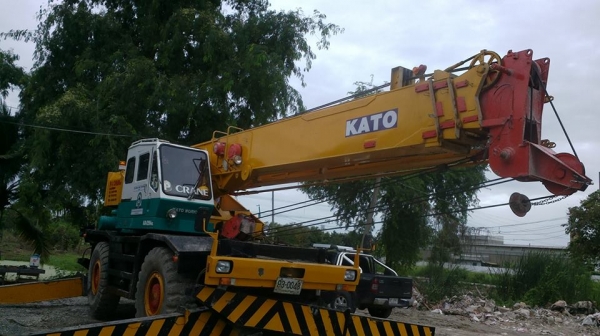 ขายรถเครน 25 ตัน 4 ล้อใหญ่ ของ KATO  KR25H-IIL พร้อมใบ เซฟตี้