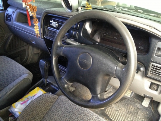 ขายด่วน รถISUZU - SLX AUTO กระจกไฟฟ้า ล้อแมกซ์ 17" ยางดี เซลทรัทล๊อค รถบางทั้งคันสีเดิมๆไม้เคยทำ สวยมากๆ