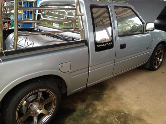 ขายด่วน รถISUZU - SLX AUTO กระจกไฟฟ้า ล้อแมกซ์ 17" ยางดี เซลทรัทล๊อค รถบางทั้งคันสีเดิมๆไม้เคยทำ สวยมากๆ