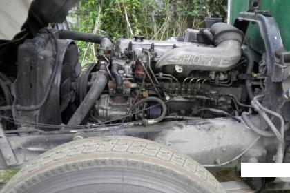 ขายหกล้อ 3H 195 แรง ตู้สิบบานยาว 7.2 เมตร สภาพพร้อมใช้ โทร 088-4501277