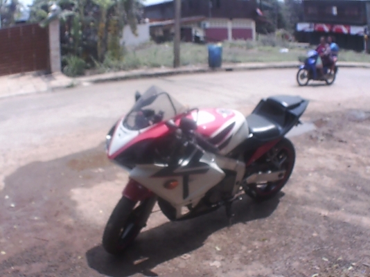 ขายรถ honda cbr สี่ สูบ 250 cc แต่งสวย ทะเบียนแท้พร้อมโอน ขายรถ honda cbr สี่ สูบ 250 cc แต่งสวย ทะเบียนแท้พร้อมโอน