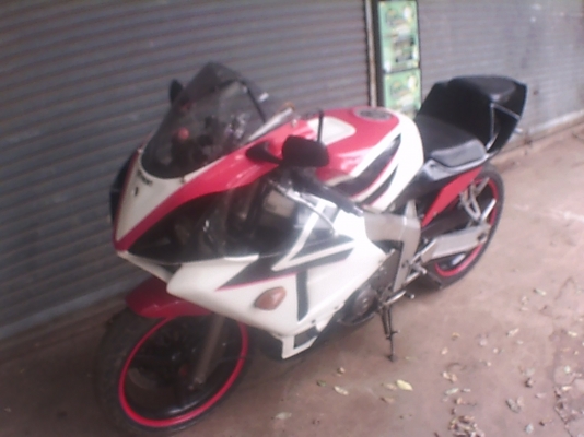 ขายรถ honda cbr สี่ สูบ 250 cc  แต่งสวย ทะเบียนแท้พร้อมโอน