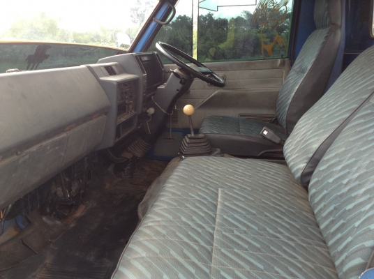 ขาย 6 ล้อ NPR เครื่อง 4BE1 110 แรงม้า คัสซีสวยตลอดเส้นไม่มีบวม ยางใหม่ 6 เส้น เก๋งสวยไม่ผุ พวงมาลับพาวเวอร์ ทะเบียนเต็มพร้อมโอน ราคาต่อรองได้ครับ