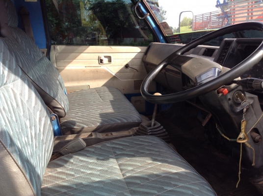 ขาย 6 ล้อ NPR เครื่อง 4BE1 110 แรงม้า คัสซีสวยตลอดเส้นไม่มีบวม ยางใหม่ 6 เส้น เก๋งสวยไม่ผุ พวงมาลับพาวเวอร์ ทะเบียนเต็มพร้อมโอน ราคาต่อรองได้ครับ