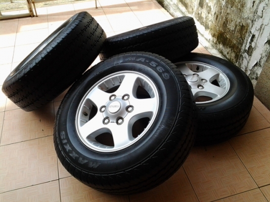 แม็กซ์พร้อมยางกระบะบรรทุกสภาพสวยครับ 215/70 ขอบ15