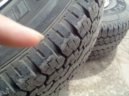 ขายล้อแม็คพร้อมยาง ดีแมค ซุปเปอร์แพลททินัม รุ่นปัดเงา ดอกหนา ๆ 4 ล้อขนาดยาง 245/70R16 ปี 3909 ครับ ขายล้อแม็คพร้อมยาง ดีแมค ซุปเปอร์แพลททินัม รุ่นปัดเงา ดอกหนา ๆ 4 ล้อขนาดยาง 245/70R16 ปี 3909 ครับ