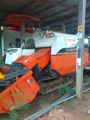 รถเกี่ยวนวดข้าว คูโบต้า DC60