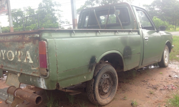 TOYOTA HILUX RN20 - 4 ขอ เรื่องเบนซิลสภาพดีสุดๆพร้อมใช้งาน เครื่องแห้งแรงดี ภายในเก๋งสวยคลาสสิคเดิมๆ ภายนอกกระบะมีผุเล็กน้อยพร้อมบรรทุกพร้อมใช้งาน ช่วงล่างแน่นยางสภาพดี 60\% พร้อมใช้งาน เอกสารทะเบียนชุดโอนครบ ราคาต่อรองได้ครับ