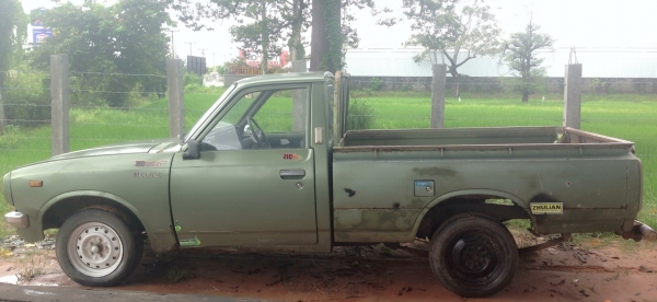 TOYOTA HILUX RN20 - 4 ขอ เรื่องเบนซิลสภาพดีสุดๆพร้อมใช้งาน เครื่องแห้งแรงดี ภายในเก๋งสวยคลาสสิคเดิมๆ ภายนอกกระบะมีผุเล็กน้อยพร้อมบรรทุกพร้อมใช้งาน ช่วงล่างแน่นยางสภาพดี 60\% พร้อมใช้งาน เอกสารทะเบียนชุดโอนครบ ราคาต่อรองได้ครับ