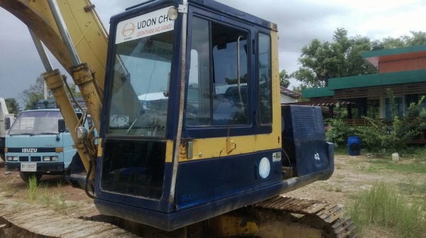 ขายแบคโฮ Komatsu 120 รุ่น 3 รถอยู่ที่อีสาน