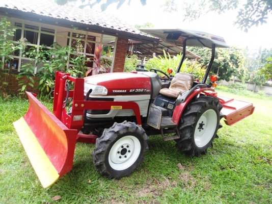 รถไถยันร์ม่า รุ่นEF352Tex 4WD 2เพลา อุปกรณ์ 4 อย่างมีดันหน้าใหม่  ผานใหม่LCS 5x22 ตัดหญ้าใหม่1.20ม.ของฮุย และโรตารี่สภาพใหม่ รถสภาพดี สนใจสอบถามได้ครับ