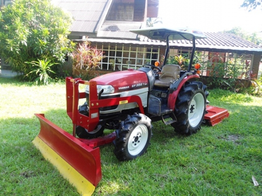 รถไถยันร์ม่า รุ่นEF352Tex 4WD 2เพลา อุปกรณ์ 4 อย่างมีดันหน้าใหม่  ผานใหม่LCS 5x22 ตัดหญ้าใหม่1.20ม.ของฮุย และโรตารี่สภาพใหม่ รถสภาพดี สนใจสอบถามได้ครับ