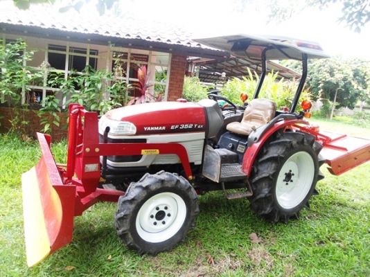 รถไถยันร์ม่า รุ่นEF352Tex 4WD 2เพลา อุปกรณ์ 4 อย่างมีดันหน้าใหม่  ผานใหม่LCS 5x22 ตัดหญ้าใหม่1.20ม.ของฮุย และโรตารี่สภาพใหม่ รถสภาพดี สนใจสอบถามได้ครับ