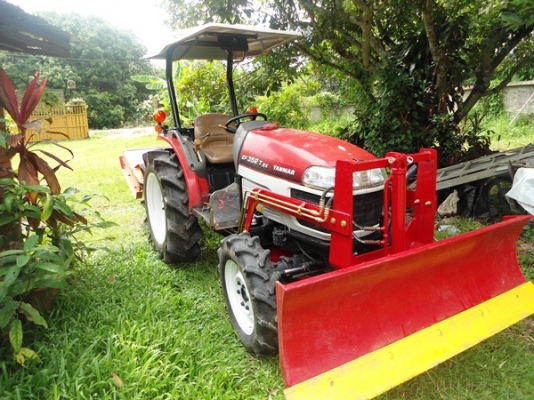 รถไถยันร์ม่า รุ่นEF352Tex 4WD 2เพลา อุปกรณ์ 4 อย่างมีดันหน้าใหม่  ผานใหม่LCS 5x22 ตัดหญ้าใหม่1.20ม.ของฮุย และโรตารี่สภาพใหม่ รถสภาพดี สนใจสอบถามได้ครับ