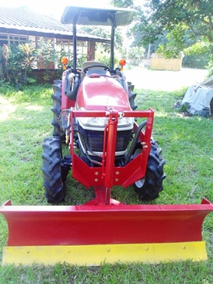 รถไถยันร์ม่า รุ่นEF352Tex 4WD 2เพลา อุปกรณ์ 4 อย่างมีดันหน้าใหม่  ผานใหม่LCS 5x22 ตัดหญ้าใหม่1.20ม.ของฮุย และโรตารี่สภาพใหม่ รถสภาพดี สนใจสอบถามได้ครับ