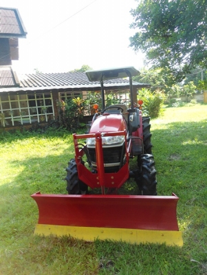 รถไถยันร์ม่า รุ่นEF352Tex 4WD 2เพลา อุปกรณ์ 4 อย่างมีดันหน้าใหม่  ผานใหม่LCS 5x22 ตัดหญ้าใหม่1.20ม.ของฮุย และโรตารี่สภาพใหม่ รถสภาพดี สนใจสอบถามได้ครับ