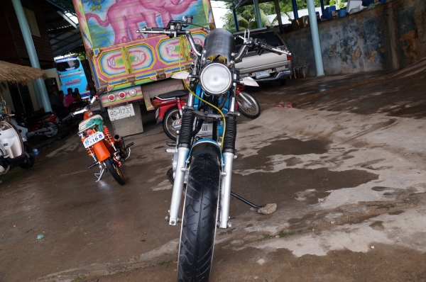 ขาย YAMAHA RX 100 ทะเบียน  แต่งเทพ ๆ เครื่อง LIFAN 250 สตาทร์มือ มีอินวอย สภาพตามรูป ขับแน่น ระบบไฟติดครบ ครับ