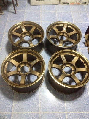 ขายล้อTE37 ขอบ18 6รู กว้าง 9 ET20 4วงสวยๆถูกๆครับ