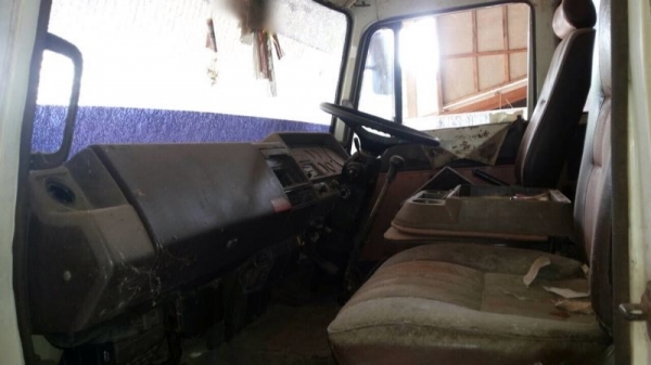 รถฮีโน่ 10 ล้อ ท้ายลาด 200 แรงม้า / รถแบคโฮ  ทูมิตรทูโม้  200A1 .  ( ขายคู่ )  สนใจติดต่อ 081 - 6079515