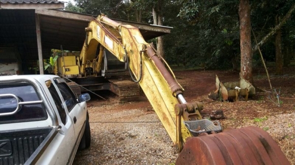 รถฮีโน่ 10 ล้อ ท้ายลาด 200 แรงม้า / รถแบคโฮ  ทูมิตรทูโม้  200A1 .  ( ขายคู่ )  สนใจติดต่อ 081 - 6079515