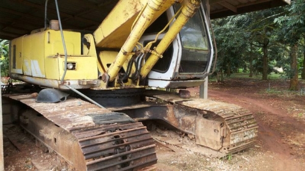 รถฮีโน่ 10 ล้อ ท้ายลาด 200 แรงม้า / รถแบคโฮ  ทูมิตรทูโม้  200A1 .  ( ขายคู่ )  สนใจติดต่อ 081 - 6079515