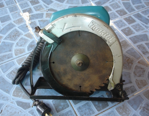 ขายเลื่อยวงเดือน 7 นิ้ว makita รุ่น 5806B (1,050w.)