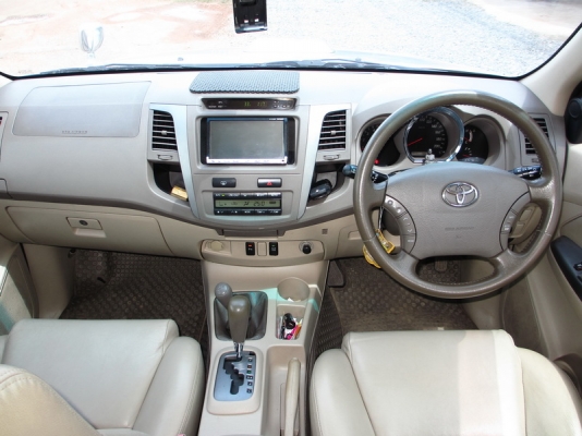 Fortuner 3.0 V ดีเซล 4WD เกียร์ออโต้ Fortuner 3.0 V ดีเซล 4WD เกียร์ออโต้