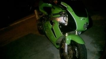 ต้องการขาย zxr400 สวยๆครับเอกสาวอินวอวย์ครับ