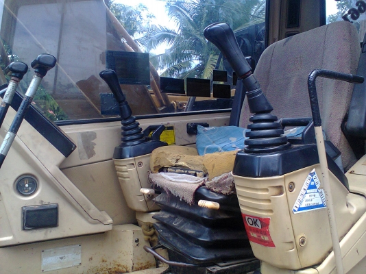 ขาย แบล็คโฮ รถขุด  แคทเตอร์พิลล่าร์  เลขตัวถัง 7DK00756  เลขเครื่อง 6LK00976  เครื่อง ดีเซล  เครื่องดี เอวแน่น  บูมไม่มีร้าว บุ้งกี๋เปลี่ยนใหม่ โซ่อัดใหม่   ปั๊มเร็ว  ไม่โหลด ภายในสวย  แต่ต้องเช็คระบบไฟใหม่ ราคาอยู่ประมาณ 10000 จาก การสอบถามช่างศูนย์ มาแล