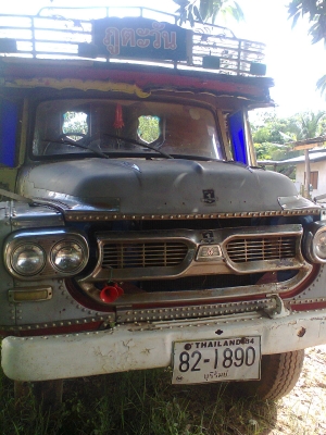 ขาย 10 ล้อ หน้ายาว  เครื่อง 165 แรง  เครื่องดี คัทซีสวย เฟืองท้ายมิตซูใหญ่ สามารถบรรทุกรถแบคโฮ รถเกี่ยวได้