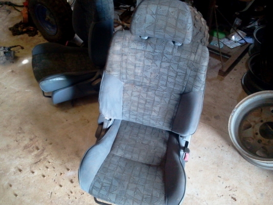 ขายเบาะd4d แค็ป1คู่ ,4ประตู1ชุด