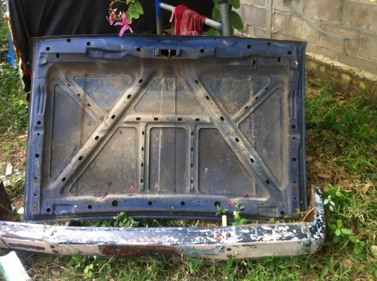 กระโปรงหน้าและกันชนBig-M เอาไปทำสีกันเอง ถูกๆ