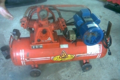 ปั้มลม ฟูเซ็.งสภาพพร้อมใช้งานครับ 3 หัวปั้ม มอเตอร์ 2 แรงสภาพเดิมๆครับ ราคานี้สุดคุ้มครับ