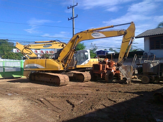 รถแบคโฮ SAMSUNG 210 LC เครื่องดี ปั้มดี ปั้ม K3V รถสวยกริ๊บ.ราคาต่อรองได้.