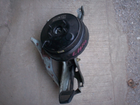 ขายหม้อลมเบรค รถตู้หัวจรวด พร้อมขาเหยียบ 1000บาท ไม่มีปั้มครับ