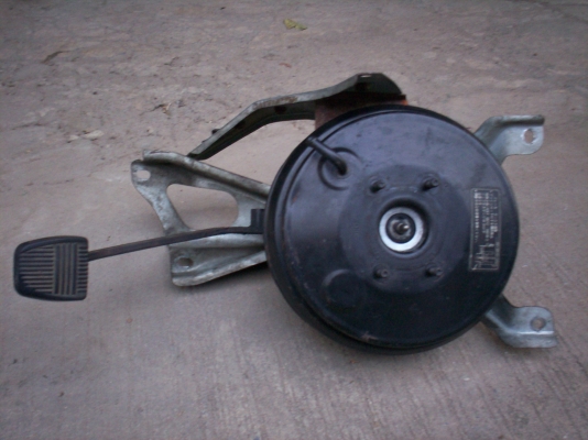 ขายหม้อลมเบรค รถตู้หัวจรวด พร้อมขาเหยียบ 1000บาท ไม่มีปั้มครับ