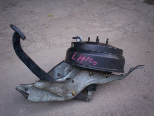 ขายหม้อลมเบรค รถตู้หัวจรวด พร้อมขาเหยียบ 1000บาท ไม่มีปั้มครับ