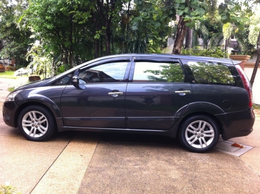 Mitsubishi space wagon 2.4 at