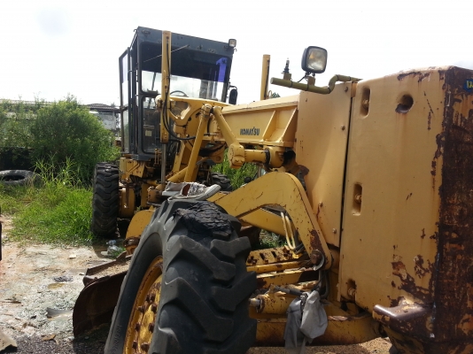 ขายด่วน รถเกรด KOMATSU GD625A-1 สภาพสวยจัด (เอกสารสัญญาชื่อขาย  ลดราแล้วครับ