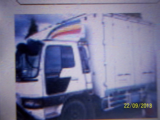 ขาย6ล้อ HINO  FD3H   195 HPยาว  6.50ม.พร้อมใช้  ปี46   ประตู 10บานไม่มีเสากลาง