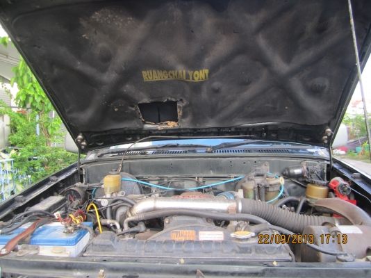 รถกระบะขับเคลื่อนสี่ล้อ สองประตู