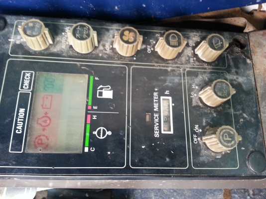 ขายด่วน KOMATSU PC 60-6 8xxx ช.ม สภาพสวยไฟฟ้าครบ