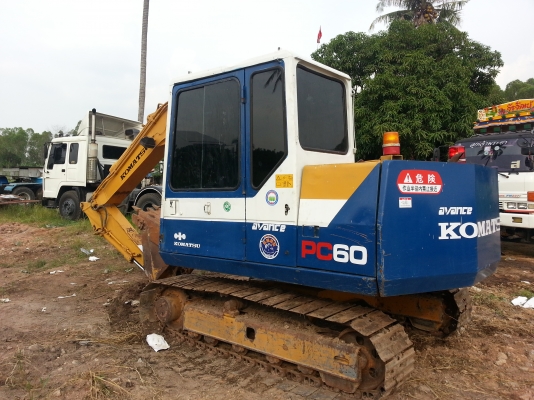 ขายด่วน KOMATSU PC 60-6 8xxx ช.ม สภาพสวยไฟฟ้าครบ