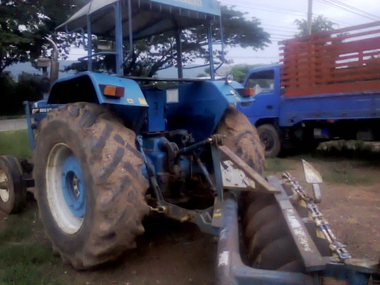 ขายรถไถฟอร์ด 6610 เสี้อลายสภาพพร้อมใช้ ขายรถไถฟอร์ด 6610 เสี้อลายสภาพพร้อมใช้