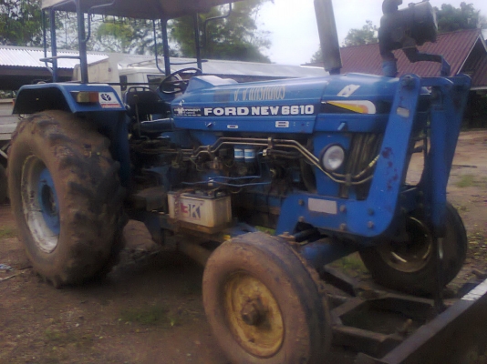 ขายรถไถฟอร์ด 6610 เสี้อลายสภาพพร้อมใช้