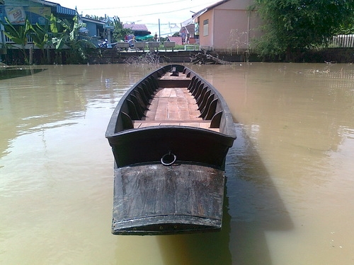 เรือไม้สัก