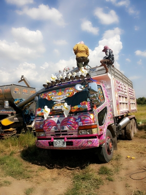 รถสิบล้อดั้มพร้อมใช้งาน