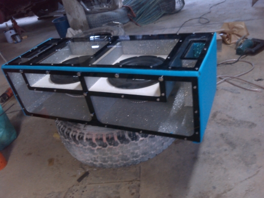 ขายตู้ซับ10" ใสสองหน้าผ้าเกล็ดพร้อมไฟ พร้อมดอกวอยคู่ชั้นเดียว ของใหม่